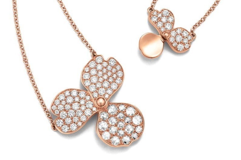 ティファニーの花びら型ペンダント＆ピアス、ダイヤモンド×ローズゴールドの煌めき