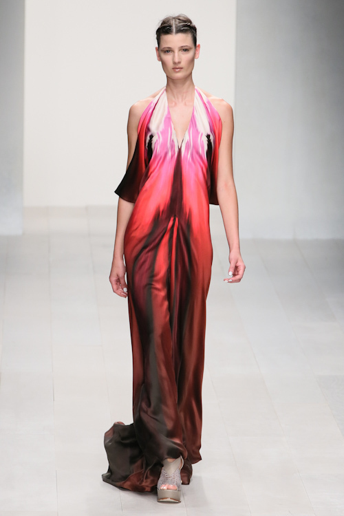 マリア グラチョボゲル 2013年春夏コレクション - 存在感のあるエレガントな大人のドレススタイル