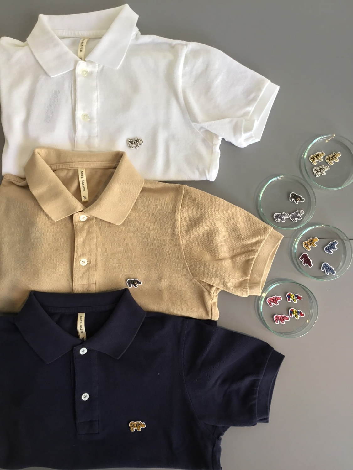 サイベーシックス、ポロシャツ＆キャップのカスタムオーダー - 9種のサイワッペンからセレクト - ファッションプレス