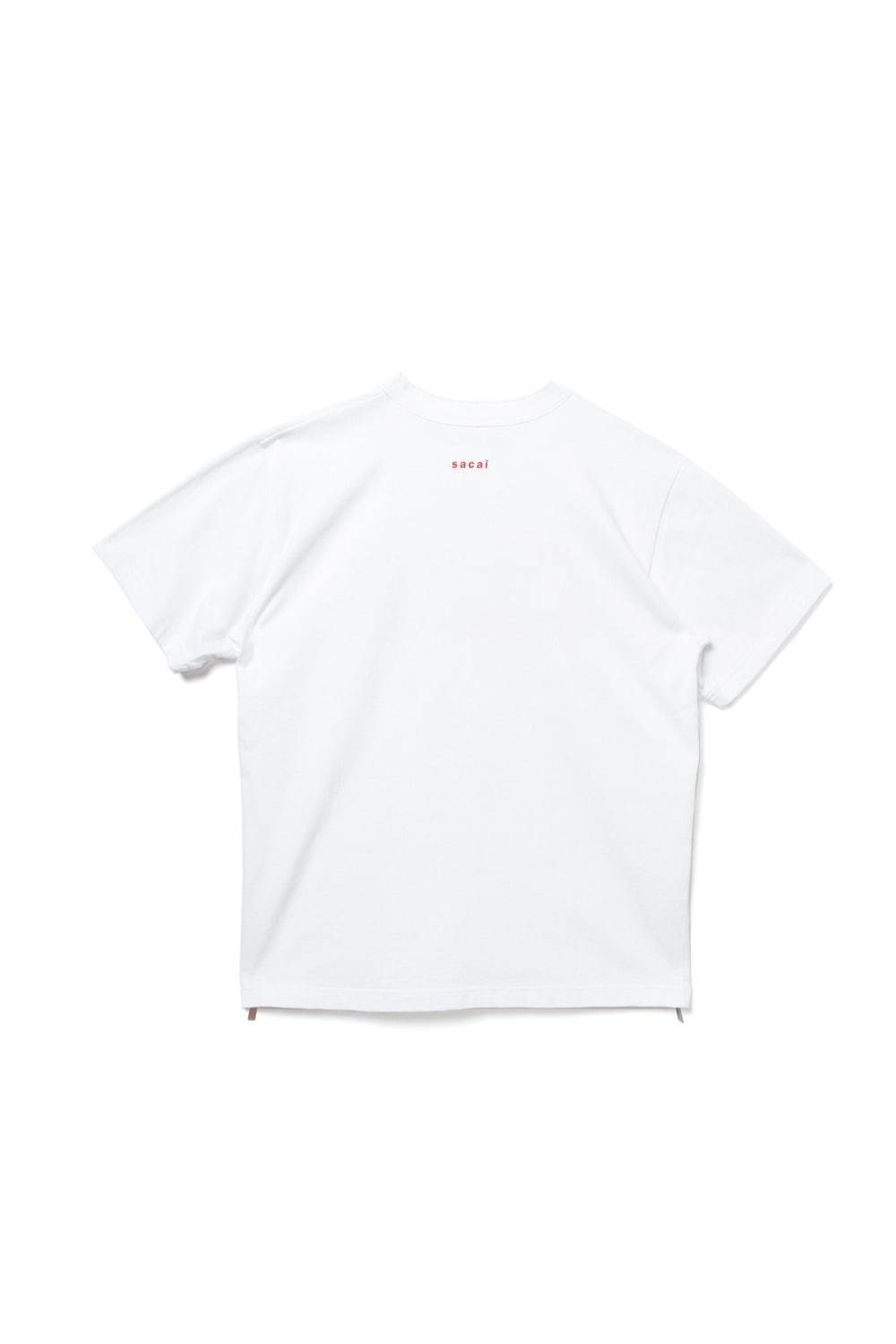 サカイの阪急メンズ東京限定Tシャツ、真っ赤なフロッキーロゴ＆サイドジップをデザインした1着｜写真4
