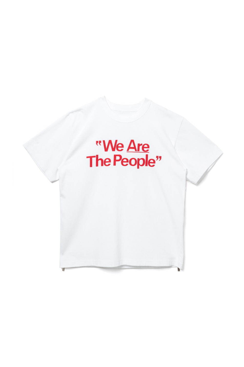 サカイの阪急メンズ東京限定Tシャツ、真っ赤なフロッキーロゴ＆サイドジップをデザインした1着｜写真3