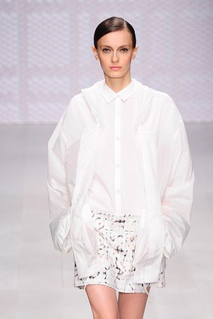 DAKS(ダックス) 2013年春夏ウィメンズコレクション - シックなカラーで表現する大人の夏｜写真9