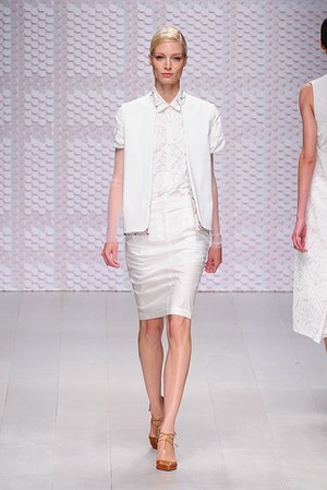 DAKS(ダックス) 2013年春夏ウィメンズコレクション - シックなカラーで表現する大人の夏｜写真16