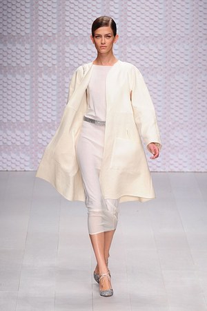 DAKS(ダックス) 2013年春夏ウィメンズコレクション - シックなカラーで表現する大人の夏｜写真20