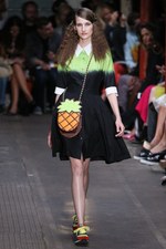 モスキーノ チープ＆シック 2013年春夏コレクション - ハッピーでカラフルなおしゃれガールズ｜写真14