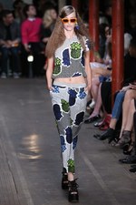 モスキーノ チープ＆シック 2013年春夏コレクション - ハッピーでカラフルなおしゃれガールズ｜写真23