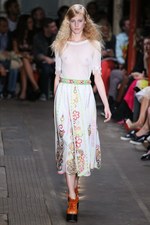 モスキーノ チープ＆シック 2013年春夏コレクション - ハッピーでカラフルなおしゃれガールズ｜写真30