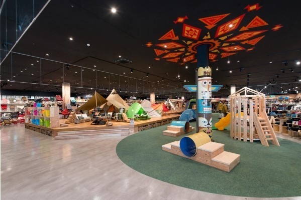 ヨガ｜アルペン世界最大級の体験型アウトドア旗艦店、450ブランド10万点以上が千葉・柏に集結