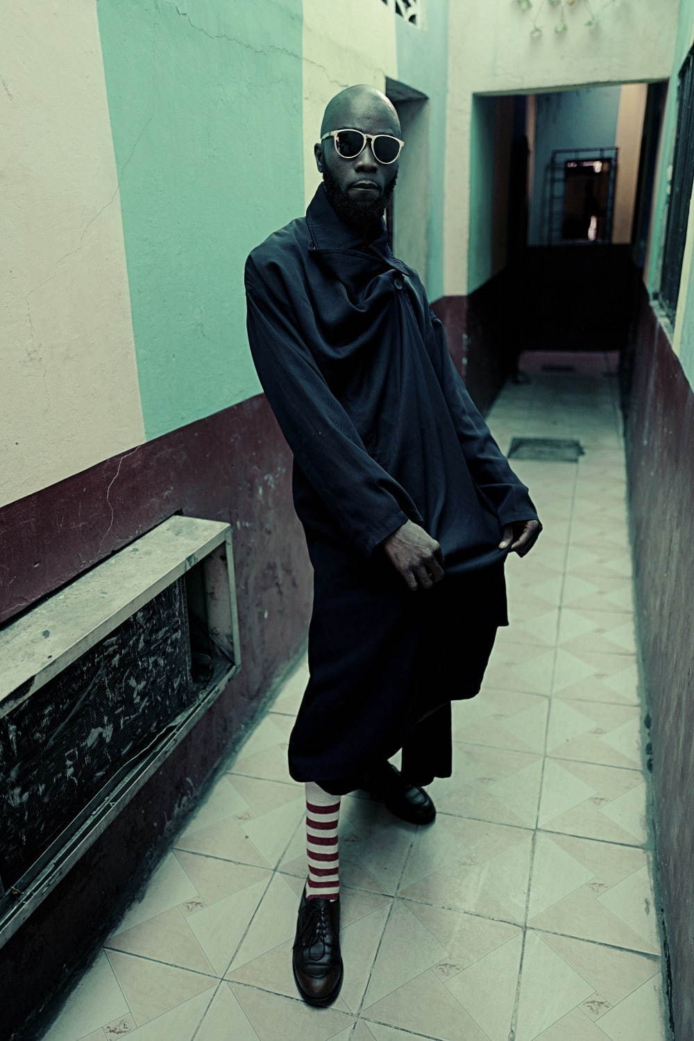 ヨウジヤマモトを纏うコンゴのファッショニスタ「サプール」の写真集『Yohjiを愛したサプール』発売｜写真6