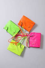 ビューティフルピープルの“ライダース風”トートバッグ＆クラッチ、新色ネオンカラーを札幌で先行発売｜写真1