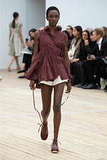 ビューティフルピープルの“ライダース風”トートバッグ＆クラッチ、新色ネオンカラーを札幌で先行発売｜写真10