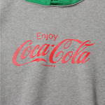 アトモス ラボ×コカ・コーラのコラボコレクション、グリーンカラーが新鮮なパーカーやソックス｜写真23