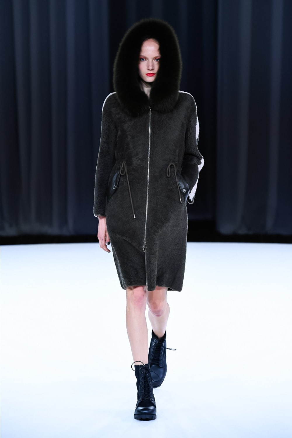 チエ イマイ 2019-20年秋冬<span>コレクション</span> - 写真28