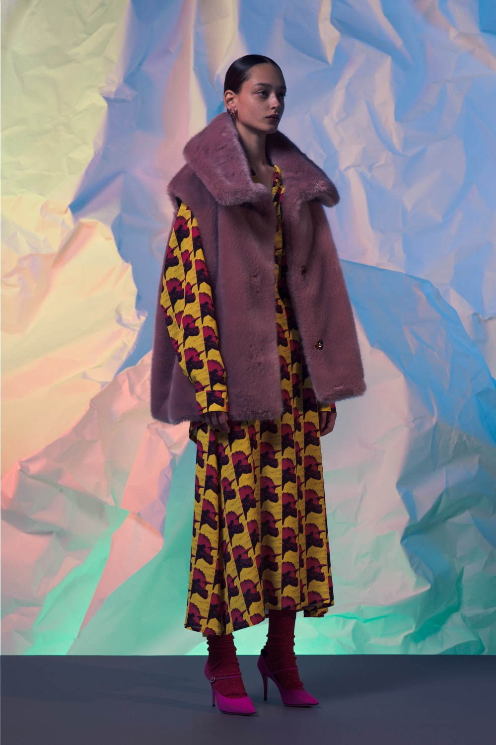 ネオンサイン 2019-20年秋冬ウィメンズ＆メンズコレクション - 恐竜・宝石・虹を服地で表現｜写真41