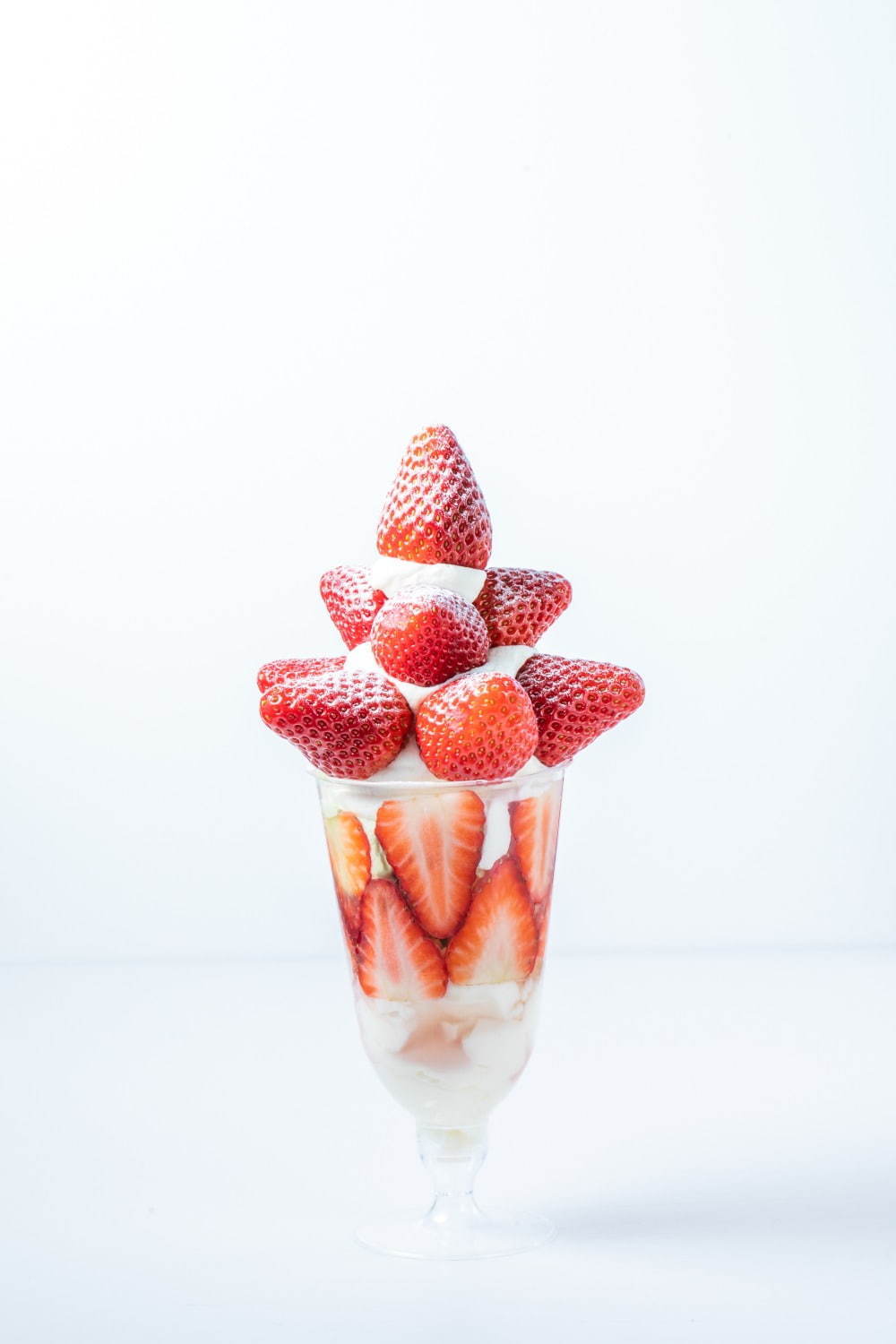 ビル1棟丸ごと苺スイーツ専門店 いちごbonbonberry 熱海ハウス が熱海に カフェ 工房併設 ファッションプレス