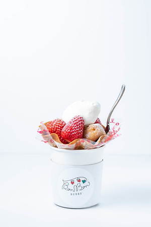 ビル1棟丸ごと苺スイーツ専門店 いちごbonbonberry 熱海ハウス が熱海に カフェ 工房併設 ファッションプレス ビル1棟丸ごと苺スイーツ専門店 いちごbonbonberry 熱海ハウス が熱海に カフェ 工房併設 ファッションプレス