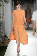 マルベリー 2013年春夏コレクション - 花柄でつくるノスタルジックなガーリースタイル｜写真13