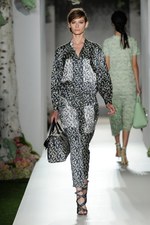 マルベリー 2013年春夏コレクション - 花柄でつくるノスタルジックなガーリースタイル｜写真18