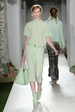 マルベリー 2013年春夏コレクション - 花柄でつくるノスタルジックなガーリースタイル｜写真21