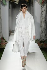 マルベリー 2013年春夏コレクション - 花柄でつくるノスタルジックなガーリースタイル｜写真25