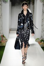 マルベリー 2013年春夏コレクション - 花柄でつくるノスタルジックなガーリースタイル｜写真26