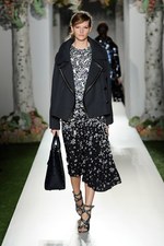 マルベリー 2013年春夏コレクション - 花柄でつくるノスタルジックなガーリースタイル｜写真30