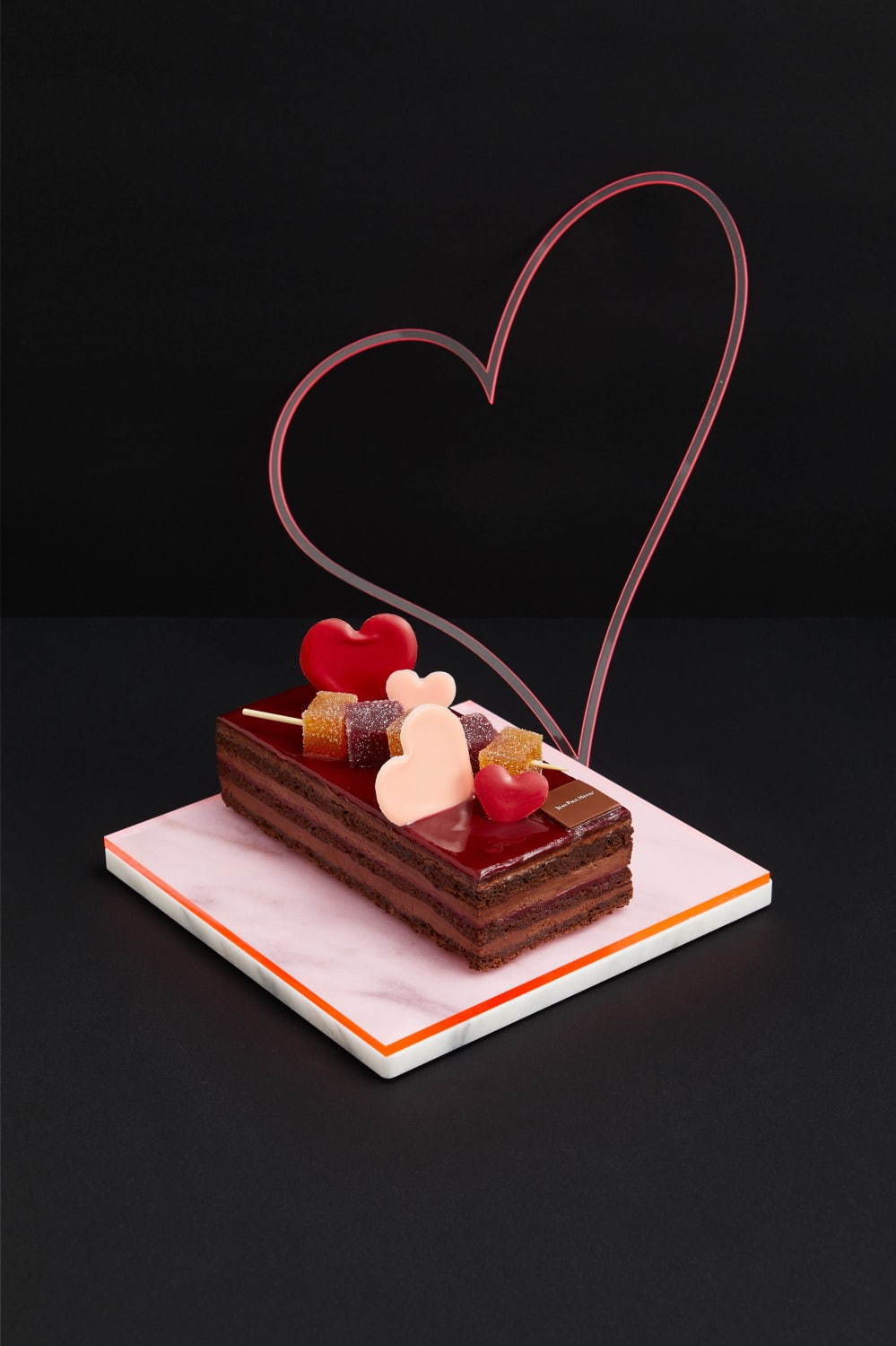ジャン＝ポール・エヴァン“ハートチョコ”をのせた母の日ケーキ、ピンクハートのボンボンショコラも｜写真2