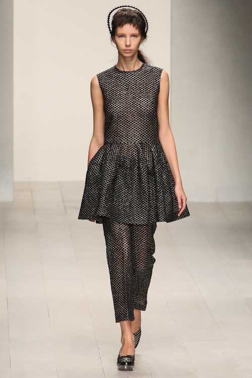 シモーネ ロシャ(SIMONE ROCHA) 2013年春夏ウィメンズコレクション シルエット - 写真22