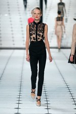 ジェイソン ウー 2013年春夏コレクション - ソフトでありながらエッジを効かせたフェミニンルック｜写真18