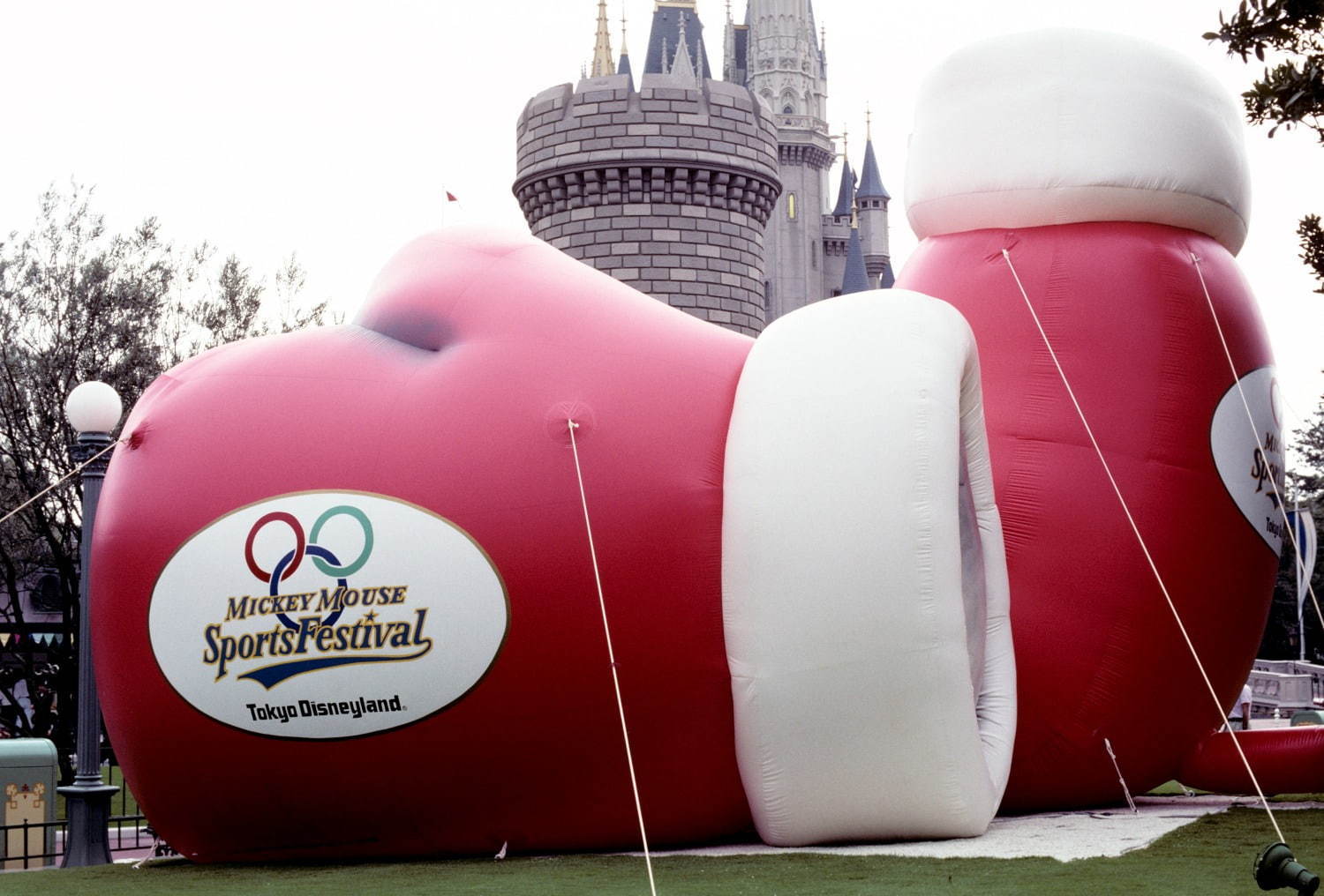 東京ディズニーランドの 平成30年間 を振り返り ユニークなパレードやデコレーションをおさらい ファッションプレス 東京ディズニーランドの 平成30年間 を振り返り ユニークなパレードやデコレーションをおさらい ファッションプレス
