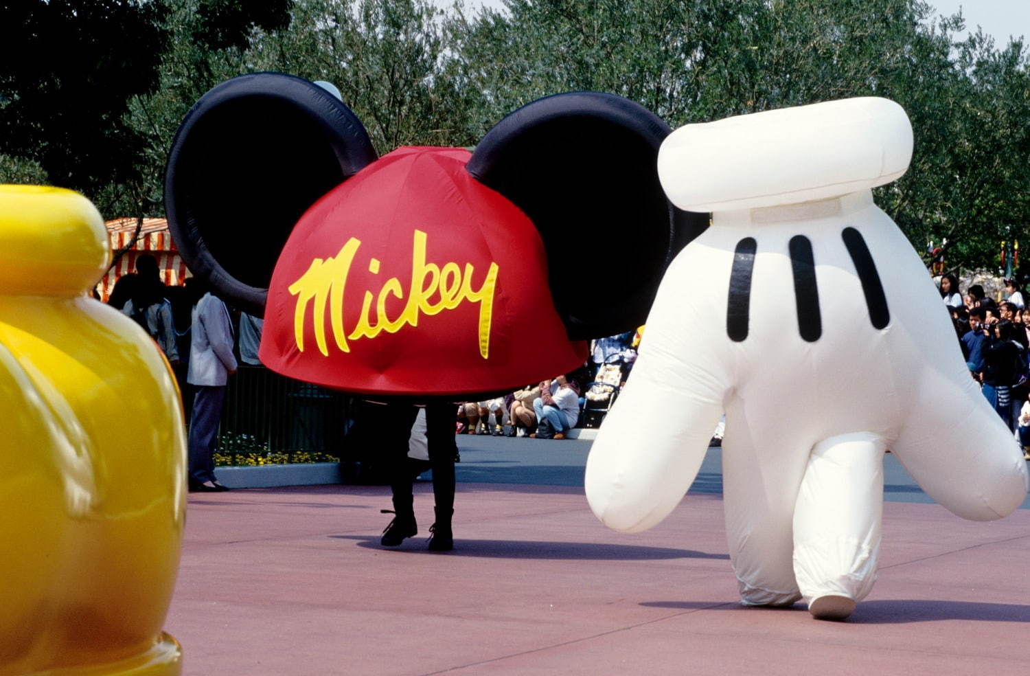 東京ディズニーランドの 平成30年間 を振り返り ユニークなパレードやデコレーションをおさらい ファッションプレス