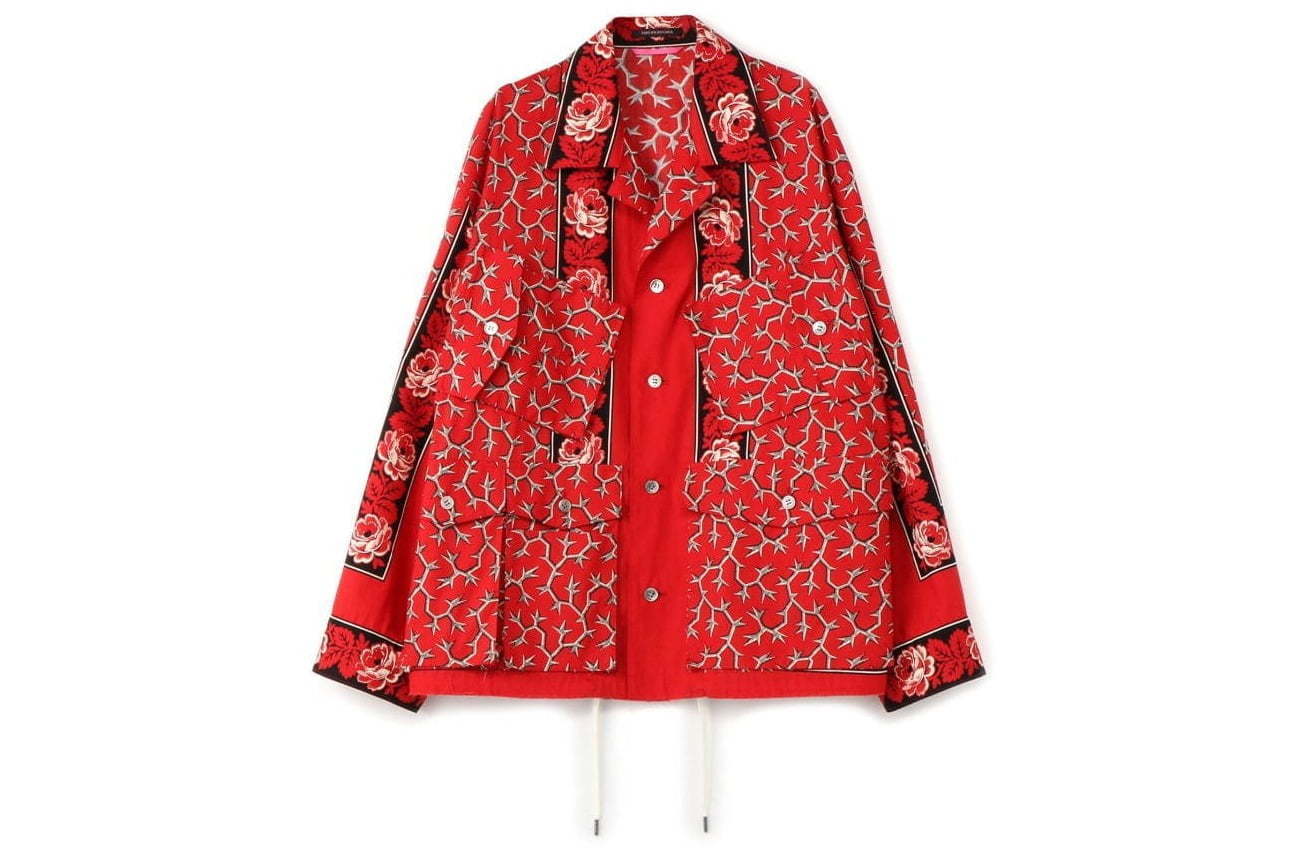 ワイズ ピンク×テンボックス、旅の持ち物を収納できるシャツ - 「有刺鉄線」柄ソックスも