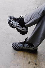 ミズノ×ビームス“金属バットのグラフィック”から着想したチェッカー柄メンズスニーカー｜写真12