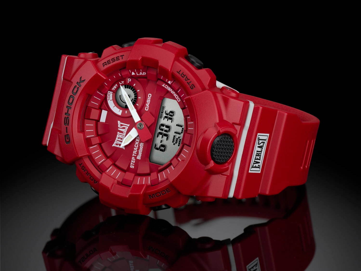 G-SHOCK×エバーラスト、ボクシンググローブの赤に染めたコラボ腕時計 -アプリ連携で運動サポート｜写真2