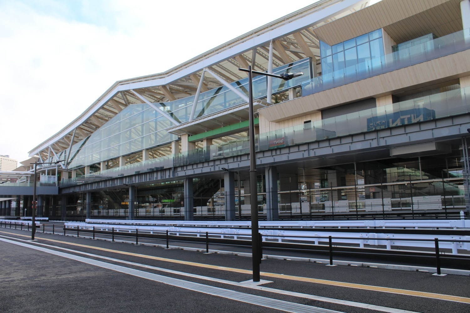 「高輪ゲートウェイシティ」高輪ゲートウェイ駅～泉岳寺駅直結の再開発、商業施設 ニュウマン高輪やホテル｜写真24