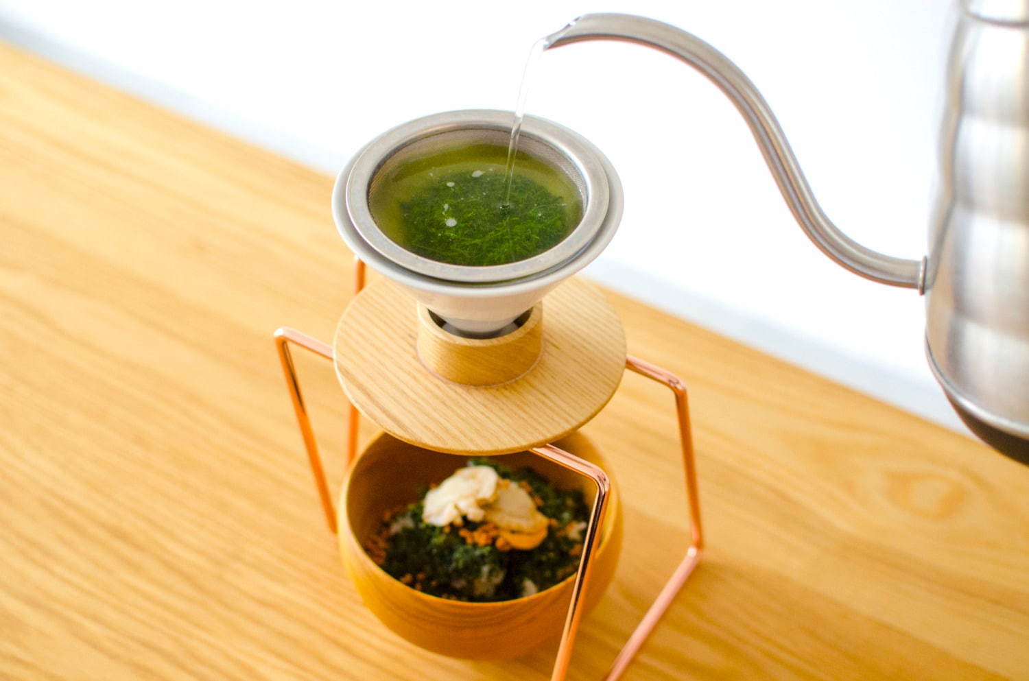 「お茶漬けスタンド 東京茶寮」期間限定で、茶葉をふりかけて食べる「お茶漬け」新茶使用のメニューも｜写真7