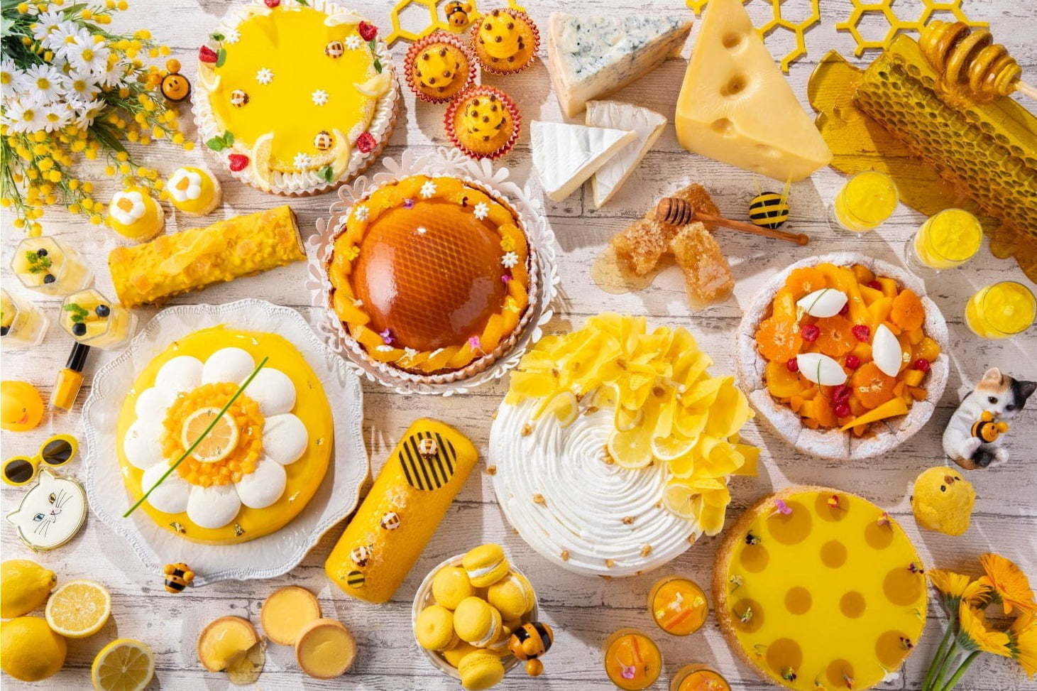 ダックワーズ｜"はちみつ＆チーズ"デザートビュッフェがヒルトン東京で、蜂蜜をトロリとかけたチーズタルトなど