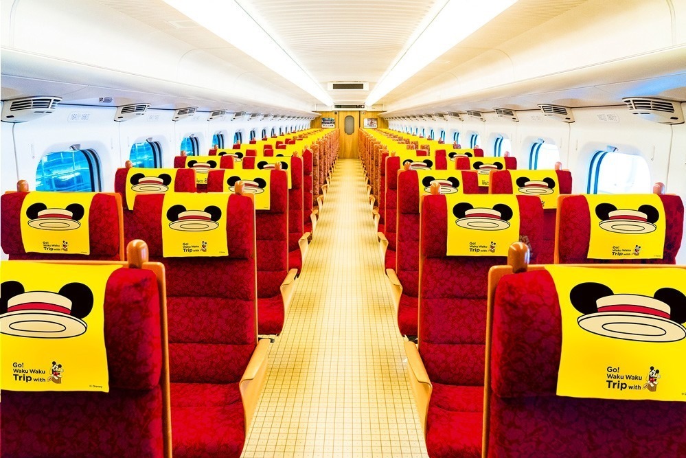 ミッキーマウスの新幹線が博多～熊本～鹿児島中央間を運行！限定グッズ販売も｜写真1