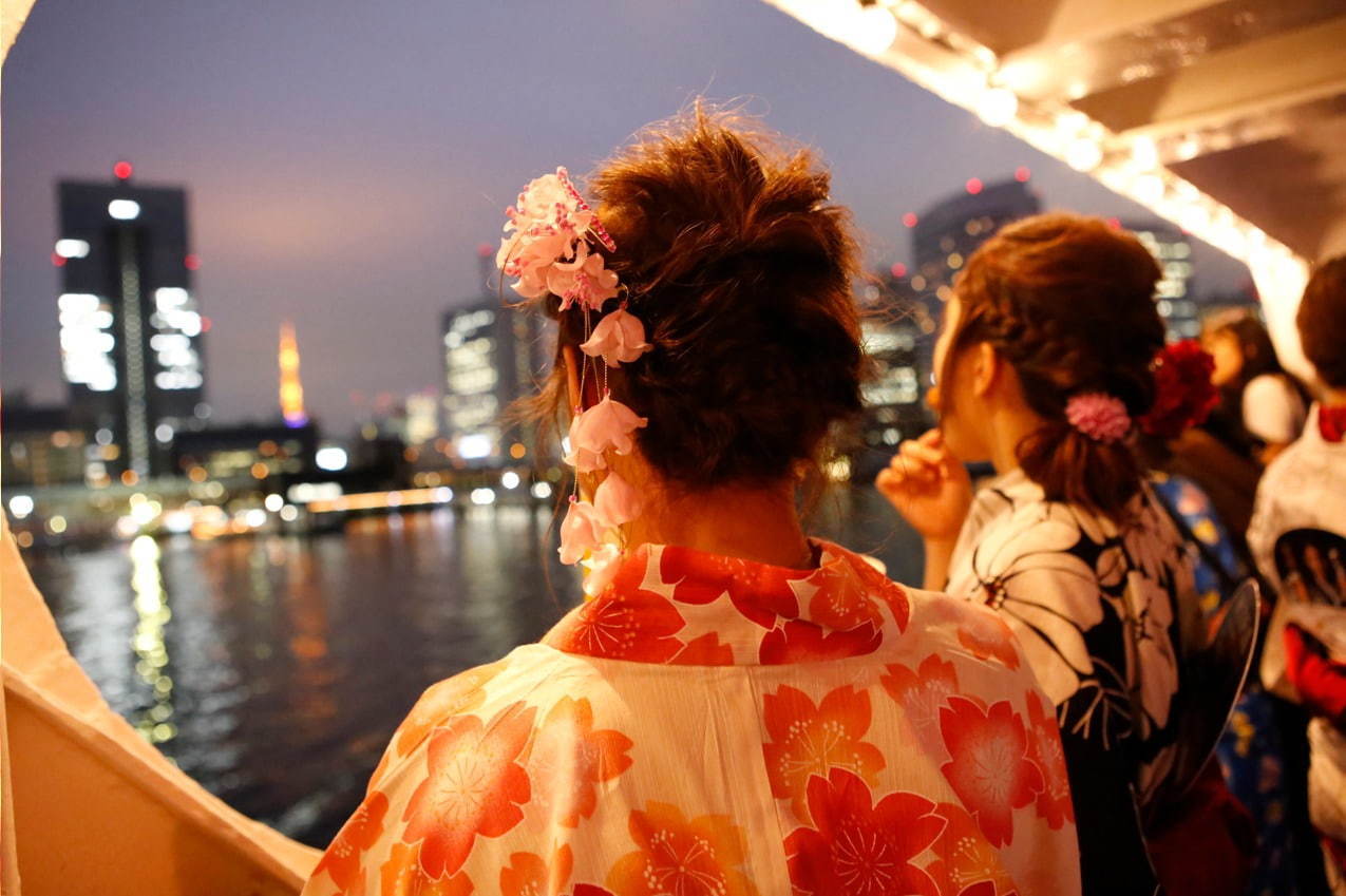 「東京湾納涼船 」夜景を一望できる“浴衣スポット”
