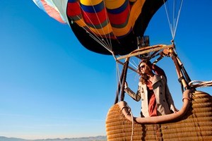 バートン ペレイラの最新アイウェアなど300アイテムが揃うフェア開催 - 恵比寿コンティニュエで