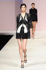 エルマンノ シェルヴィーノ 2013年春夏コレクション - 鮮やかな発色でつくるボーホーシック｜写真25