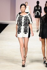 エルマンノ シェルヴィーノ 2013年春夏コレクション - 鮮やかな発色でつくるボーホーシック｜写真29