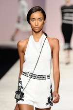 エルマンノ シェルヴィーノ 2013年春夏コレクション - 鮮やかな発色でつくるボーホーシック｜写真32