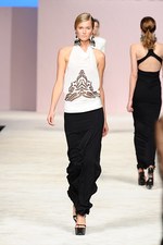 エルマンノ シェルヴィーノ 2013年春夏コレクション - 鮮やかな発色でつくるボーホーシック｜写真44