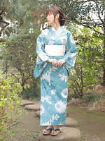 アース ミュージック＆エコロジーやコエなどの新作浴衣、アンティーク調花柄や菊の古典柄｜写真3