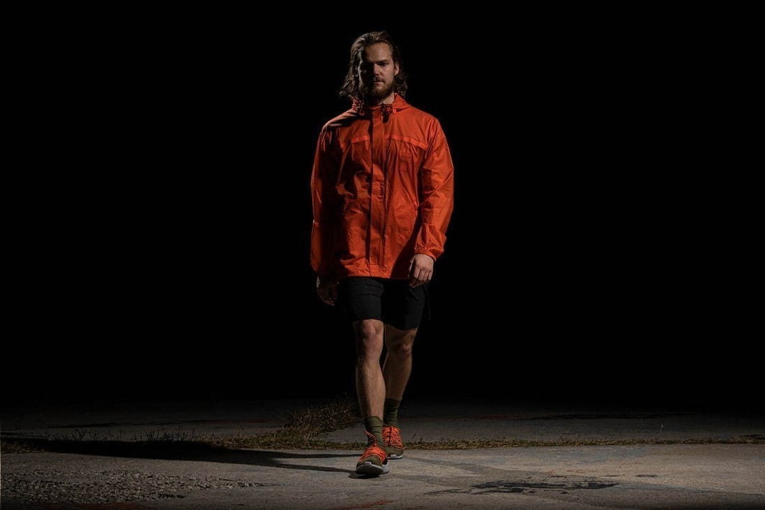 アディダス×アンディフィーテッド、ミリタリーテイストを反映したTシャツやスニーカーなど