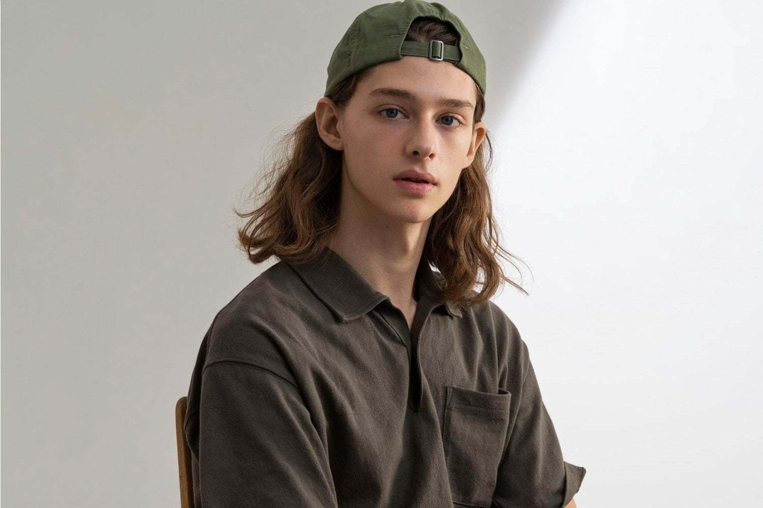 ユニクロとエンジニアド ガーメンツがコラボ、3つの柄やボーダーを組み合わせたメンズポロシャツ