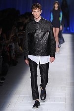 ジャストカヴァリ 2013年春夏コレクション - 深い海の世界をロックに表現｜写真50