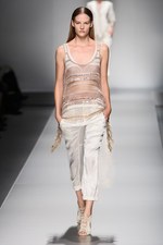 ブルマリン(BLUMARINE) 2013年春夏コレクション - きらめきに包まれた虹色フェミニティ｜写真12