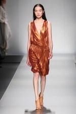 ブルマリン(BLUMARINE) 2013年春夏コレクション - きらめきに包まれた虹色フェミニティ｜写真18